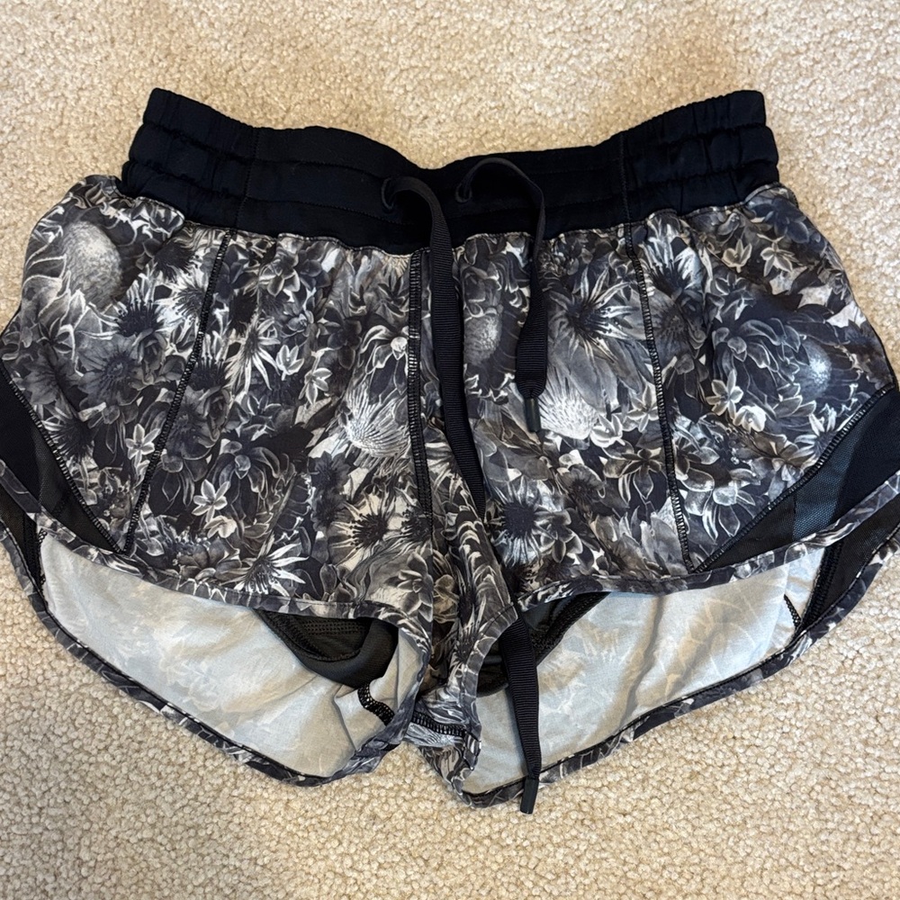 Floral Black and Gray Women's Shorts lululemon